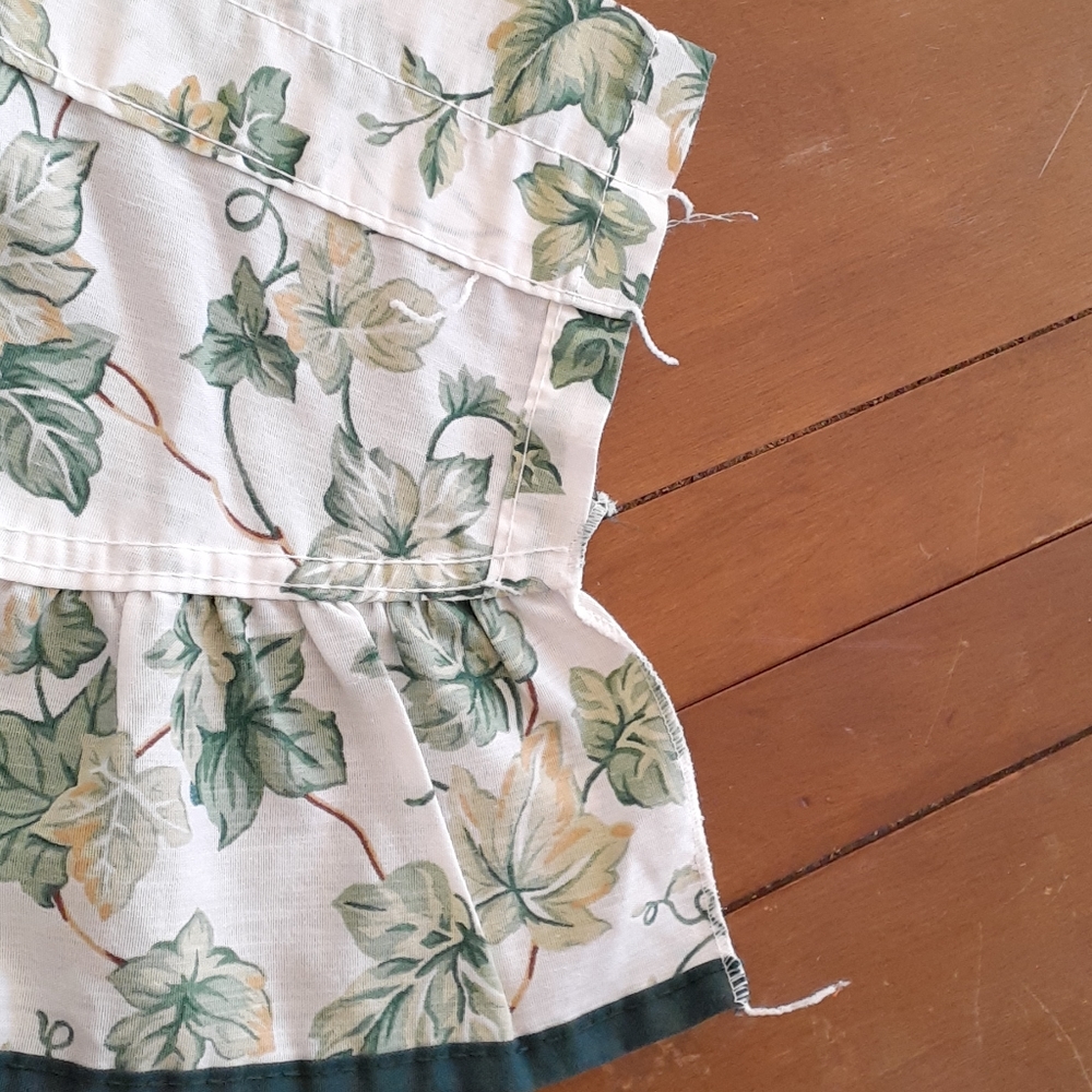 Green Vine Window Valance Set - Picture 2 of 5